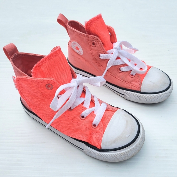 coral color converse